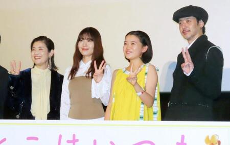 （左から）石田ひかり、有村架純、姫野花春、オダギリジョー