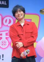 笑顔を見せる藤ヶ谷太輔（撮影・石井剣太郎）