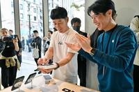 一番乗りで新ｉＰｈｏｎｅをゲットしたかじがや卓哉