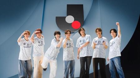 新ＣＭに出演するＴｒａｖｉｓ　Ｊａｐａｎ「提供元『秋のＪリーグ全国招待キャンペーン』ＣＭより」