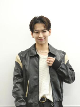写真集発売記念イベントを行った佐藤友祐
