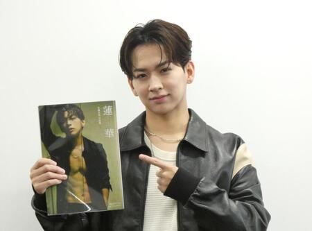 写真集発売記念イベントを行った佐藤友祐