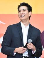 笑顔を見せる竜星涼（撮影・千葉大輝）