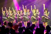 公演したＮＭＢ４８のメンバーら©ＮＭＢ４８