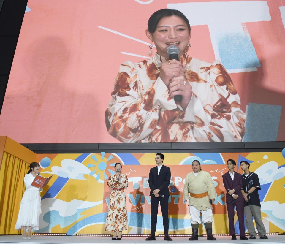 イベントに登壇した（左から）南後杏子、角田夏実、竜星涼、富栄ドラム、オームタナパック（撮影・千葉大輝）