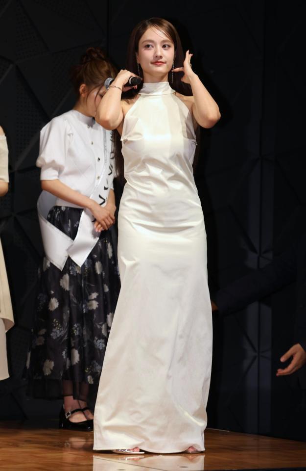 プレゼンターとして登壇した谷まりあ＝ＴＯＤＡ　ＨＡＬＬ（撮影・金田祐二）