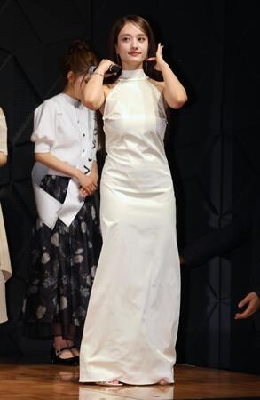 プレゼンターとして登壇した谷まりあ＝ＴＯＤＡ　ＨＡＬＬ（撮影・金田祐二）