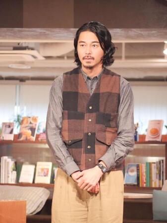 会見に出席した東出昌大
