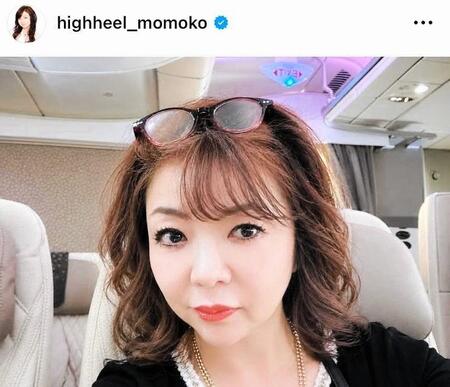 高級感溢れるプレエコ座席。モモコのインスタグラム＠ｈｉｇｈｈｅｅｌ＿ｍｏｍｏｋｏより
