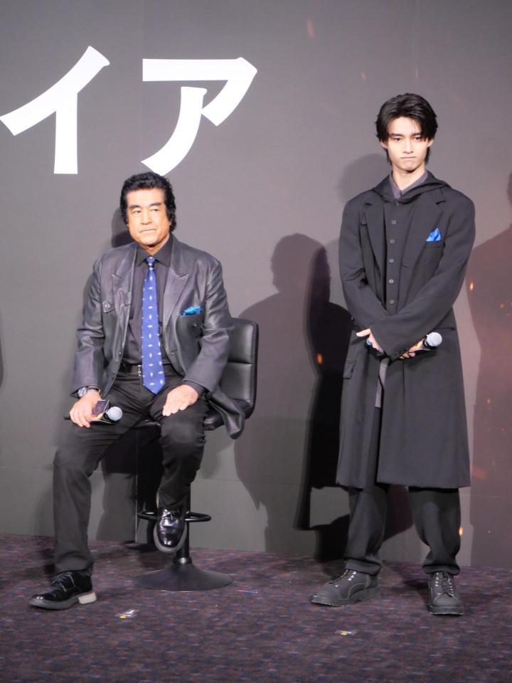 トークイベントに出席した藤岡弘、（左）と藤岡真威人