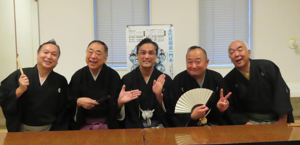 真打昇進披露を行った（左から）三遊亭楽磨呂、三遊亭好楽、三遊亭伸空、三遊亭小圓楽、三遊亭圓空