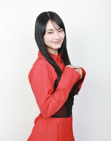 ほほ笑む櫻坂４６・山﨑天（撮影・石井剣太郎）