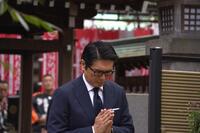 豊川稲荷東京別院で行われた秋季大祭「大岡祭」に参加した高橋克典