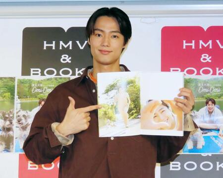 初写真集をＰＲする夏生大湖