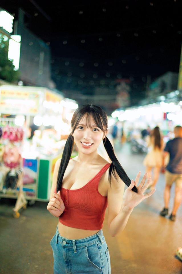 ≒ＪＯＹ・逢田珠里依の初写真集「夏はジュリイ」から©集英社／細居幸次郎