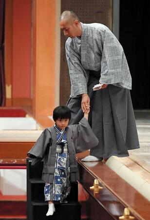 ２０１７年６月、市川海老蔵と長男の勸玄くん