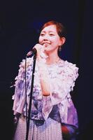 熱唱する野島樺乃©２０２６　Ｚｅｓｔ，Ｉｎｃ．　