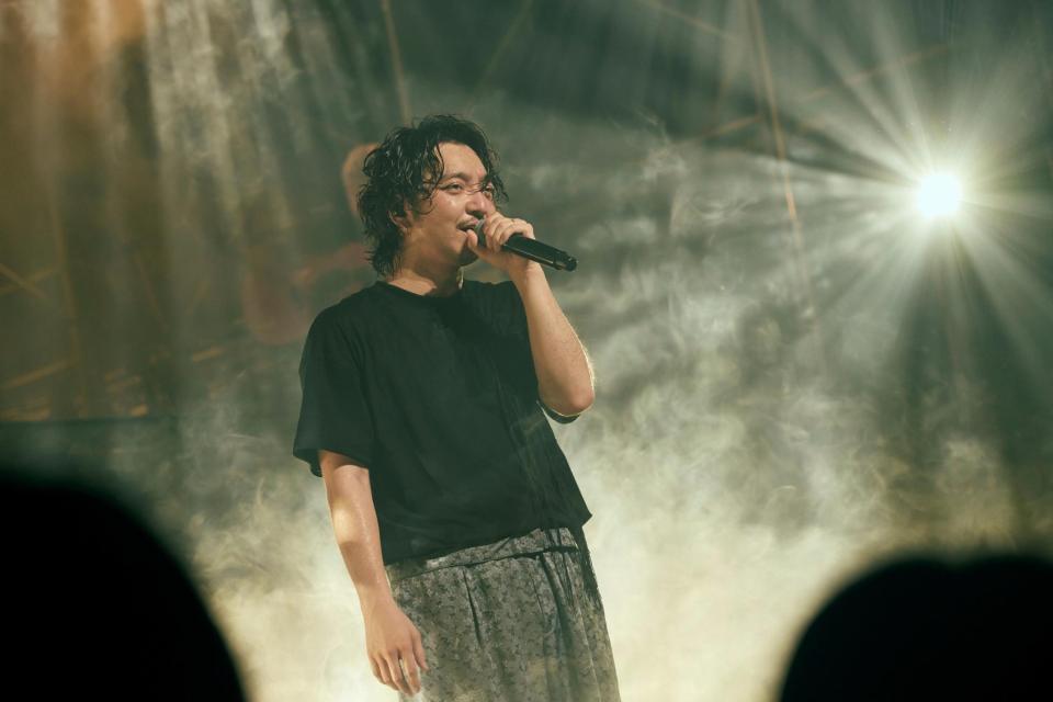 パフォーマンスを行う三浦大知