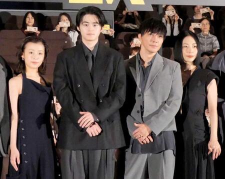 （左から）森七菜、鈴鹿央士、成宮寛貴、ＭＥＧＵＭＩ