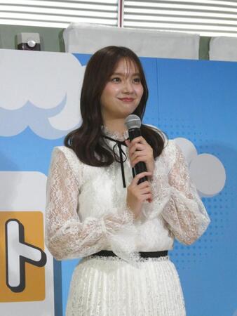 イベントに登壇した新川優愛＝大井競馬場