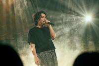 パフォーマンスを行う三浦大知