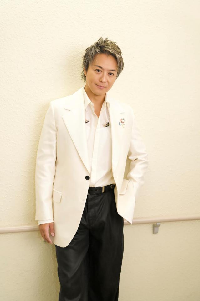 アニバーサリーライブの本番前に笑顔を浮かべたＴＡＫＡＨＩＲＯ