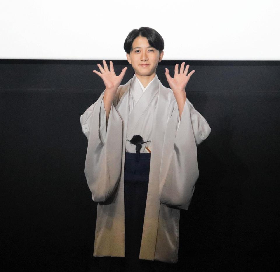 映画「襲名」の舞台あいさつに登場した市川新之助