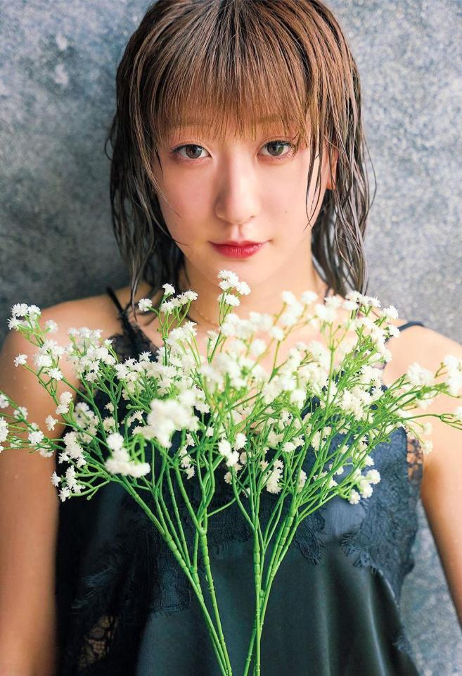 秋山眞緒写真集「ＭＡＯ」から