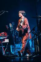 ステージで笑顔を見せた山内総一郎（撮影・大峡典人）