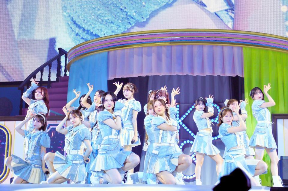 コンサートを行ったＡＫＢ４８©ＡＫＢ４８
