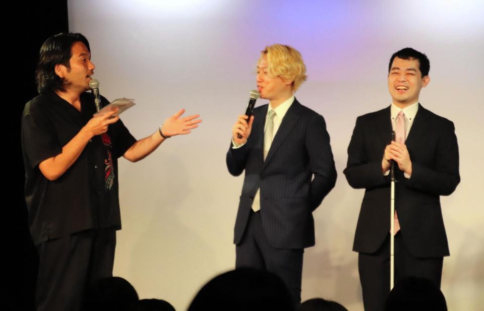 東大生とイベントを行った見取り図と濱田祐太郎（右）