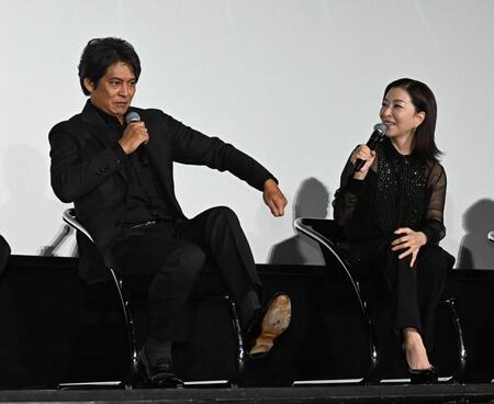息の合ったトークで盛り上げる織田裕二（左）と真矢ミキ（撮影・堀内翔）