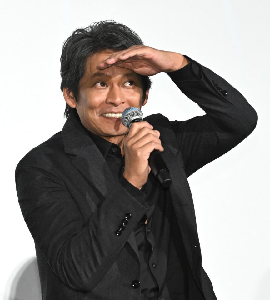 客席を見渡す織田裕二（撮影・堀内翔）