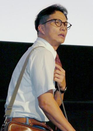 演技しながら登場した市原隼人