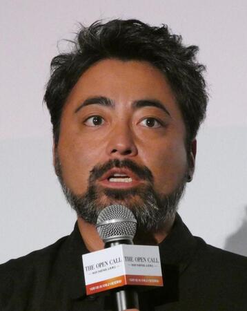 登壇した山田孝之