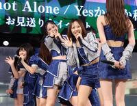 ミニライブで盛り上げるモーニング娘。’２６（撮影・金田祐二）