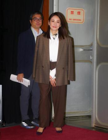 登壇する吉田羊（撮影・石井剣太郎）