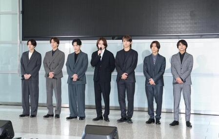 会見するｔｉｍｅｌｅｓｚの橋本将生、寺西拓人、原嘉孝、菊池風磨、篠塚大輝、松島聡、佐藤勝利（撮影・金田祐二）