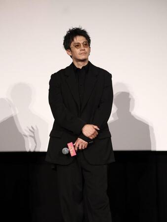 映画「バッド・ルーテナント：トウキョウ」プレミアイベントに参加した小栗旬