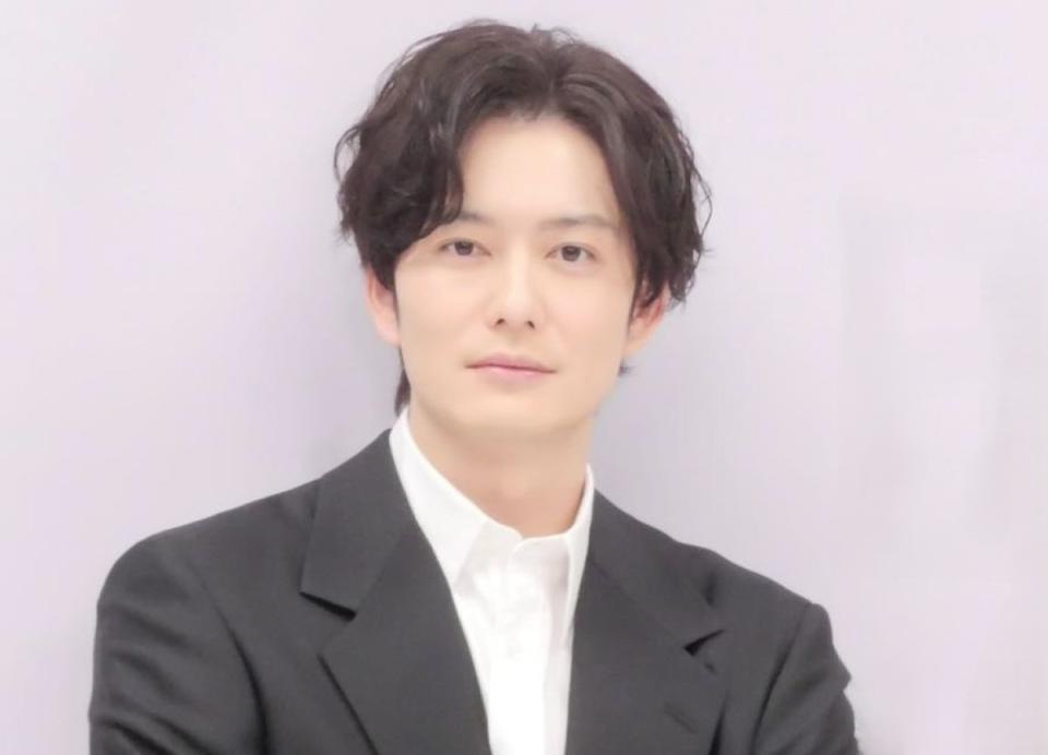 1カ月ぶり近況報告 岡田将生のカニ爪パーカにファン大興奮 ...