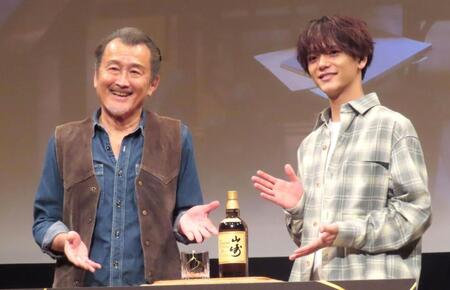 吉田鋼太郎（左）と中島颯太