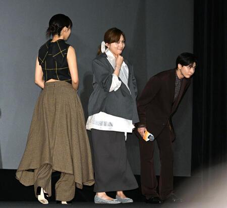 降壇する川口春奈（撮影・堀内翔）