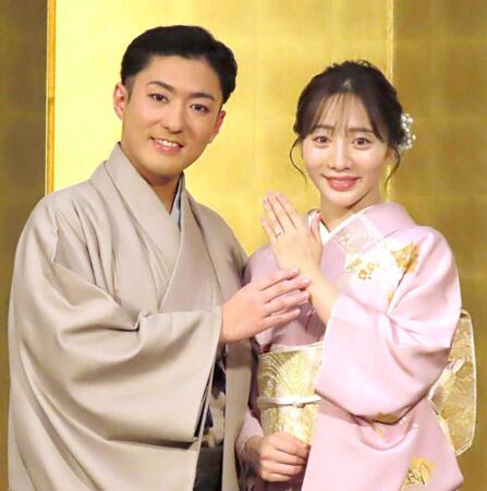 中村橋之助（左）と能條愛未