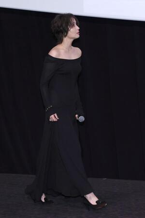 映画「沖晴くんの涙を殺して」初日舞台あいさつに登場した広瀬アリス（撮影・伊藤笙子）
