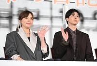 共演する川口春奈と高杉真宙（右）＝撮影・堀内翔