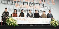 公開前夜舞台あいさつに出席した（左から）山戸結希監督、中島瑠菜、松本穂香、川口春奈、高杉真宙、小林聡美、デビット伊東（撮影・堀内翔）