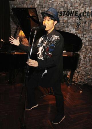 デビュー記念ライブを行った穴水佑輔