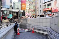厳戒態勢の戎橋