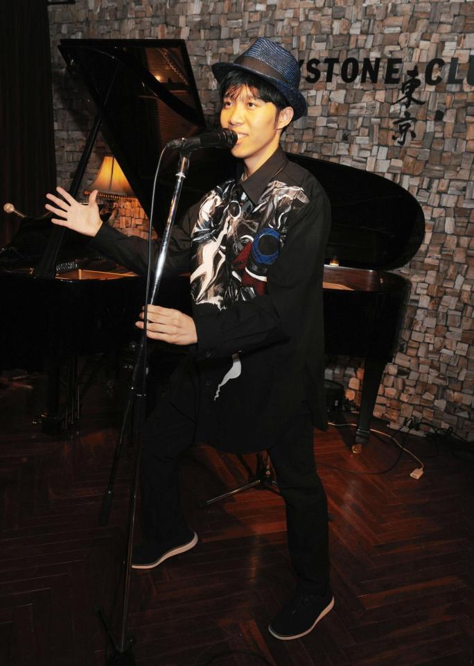 デビュー記念ライブを行った穴水佑輔