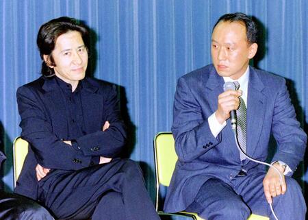 「古畑任三郎」での田村正和さん（左）と名コンビを組んだ西村まさ彦＝１９９８年